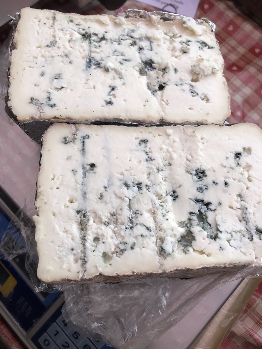 MarioOlianas's tweet photo. #Adelblue #yorkshirepecorino made with veg rennet https://t.co/Tu5QEOy6hW