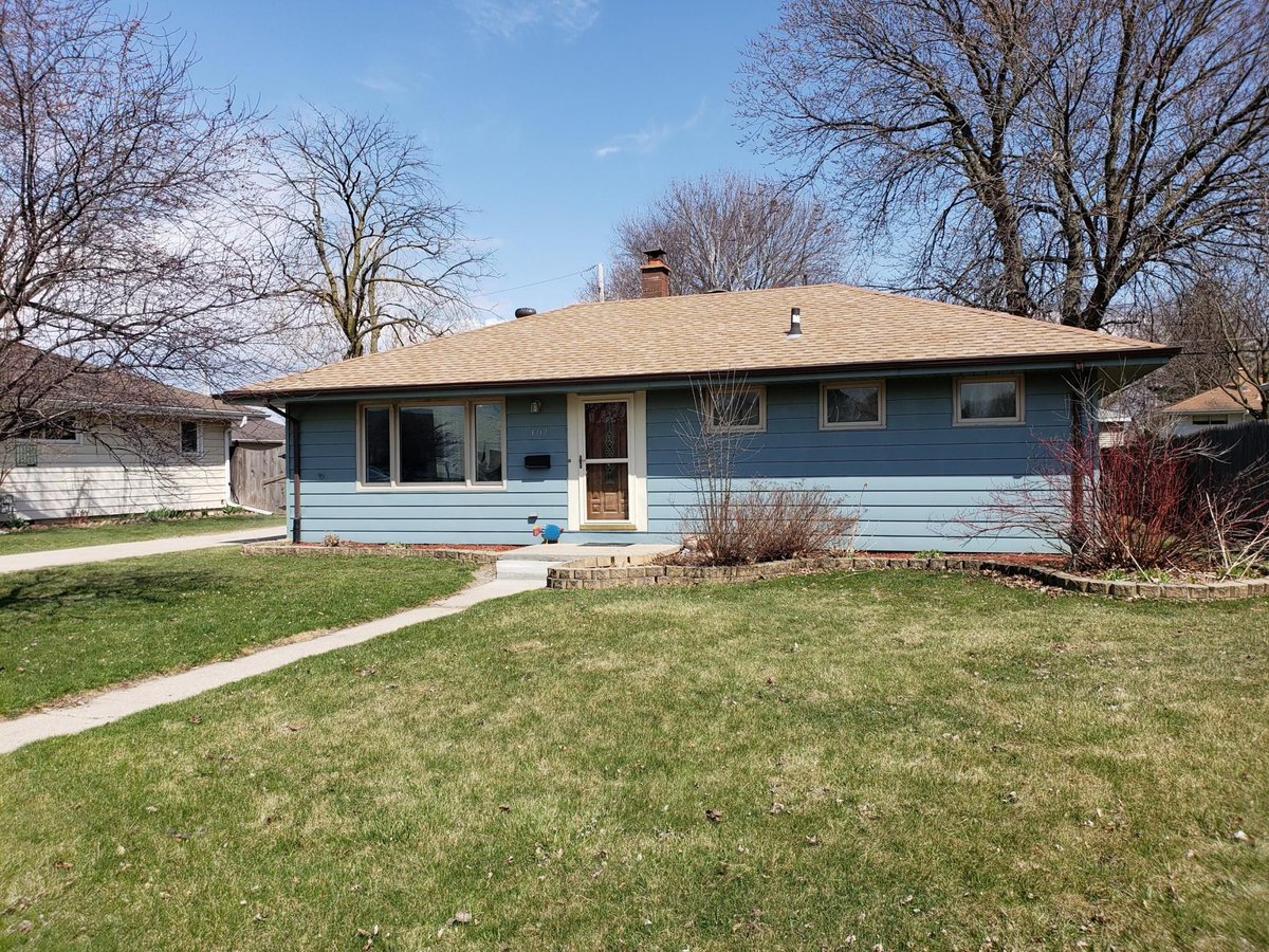 TheLienTeam's tweet photo. โ๏ธ Stop by 1717 Pewaukee RD Waukesha, Wisconsin 53188 from 1pm-2:30pm! โ๏ธ
Check out our Instagram (@thejefflienteam_wi_realtors) for more pictures! ๐ธ
#dreamwithlien #thejefflienteam https://t.co/MSOnUAEj9D