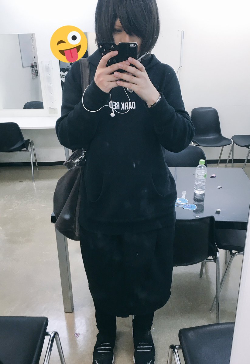 WKWKライブおつかれさまでしたー！とりあえず帰ります(^-^) お腹空き