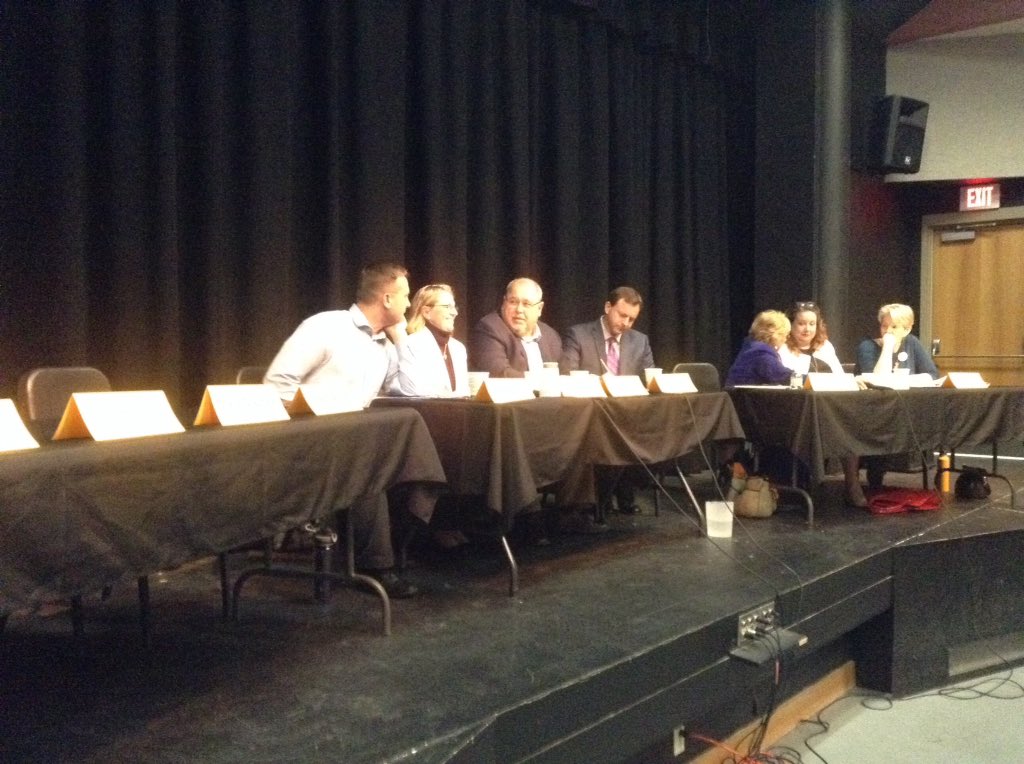 MEAFLCIO's tweet photo. Thrilled to co-host the 2018 Labor Governor's Debate with our allies. Watch live! https://t.co/ndVKpoXQG9 @MSEASEIU1989 @MaineEA #mepolitics https://t.co/2i1ziUBlsU