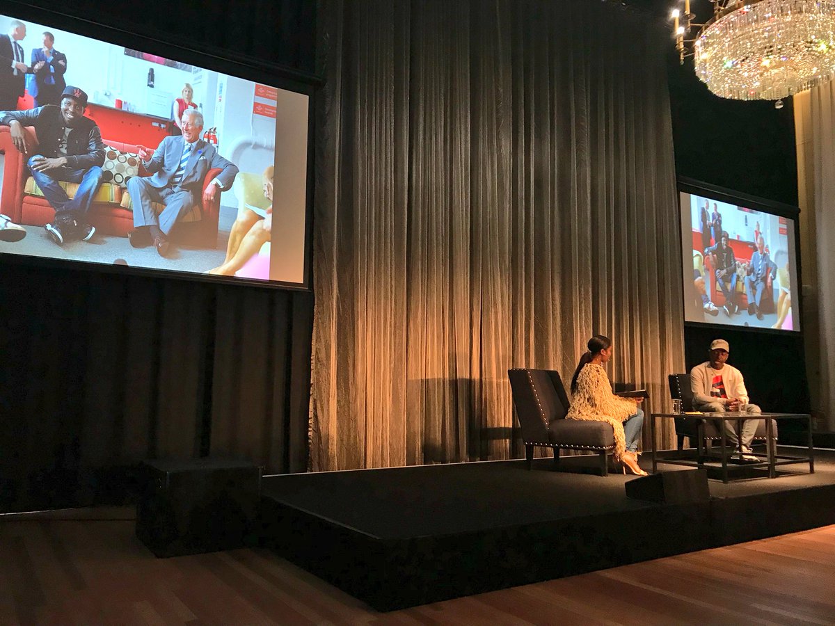 Questions you ask when you get invited to Buckingham Palace “What’s the WiFi password” 🤷🏾‍♂️

The amazingly down to earth 
<a href="/jamaledwards/">Jamal Edwards MBE, MBA</a> MBE in conversation with the beautiful <a href="/itsNadiaJae/">N A D I A J A E 🇸🇱</a> at <a href="/ukesquire/">Ukesquire</a> #EsquireSelfMade

Our Top tip from Jamal today “#healthiswealth” #success