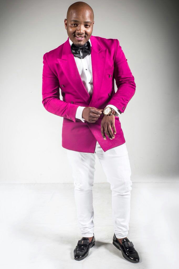 TheTouchdown326's tweet photo. The only weekend show with sauce, #AutonomousExperience is coming to you live from the richest square mile in Africa. With the king of lituation, @exquisitevince from 15:00 till 18:00 only on #TouchHD. https://t.co/r0Z2UBM1FU