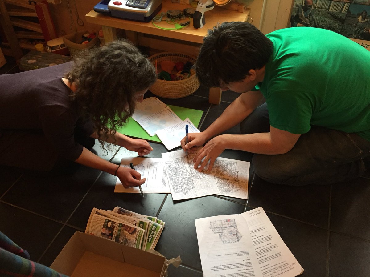 A little behind the scenes capture! Before and behind all the smiles and conversations on doorsteps, things like this happen! 

#Vote #VoteGreen #May3rd