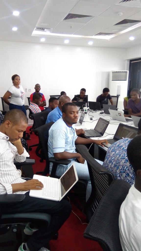 KelvinOyanna's tweet image. Mr. Blessing, OctaveAnalytics, speaking on application &amp;amp; building of Recommendation Engines #PydataLagosAprilMeetup