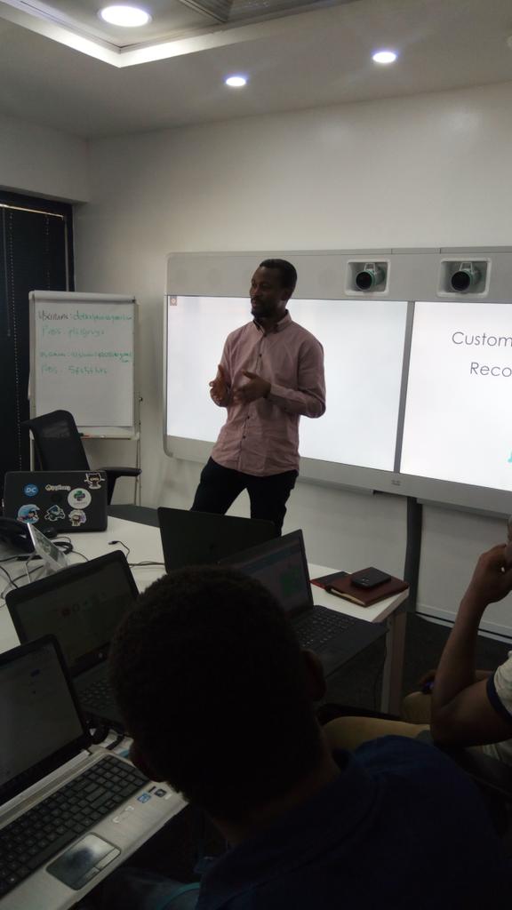 KelvinOyanna's tweet image. Mr. Blessing, OctaveAnalytics, speaking on application &amp;amp; building of Recommendation Engines #PydataLagosAprilMeetup