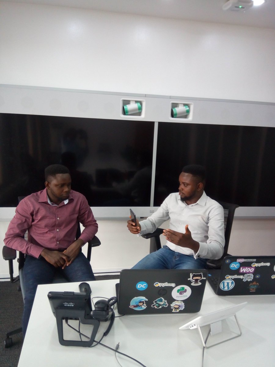 JamesOyanna's tweet image. #pydatalagosAprilMeetup having a great time with the pydatalagos community. Now live at the pydatalagos April meetup.