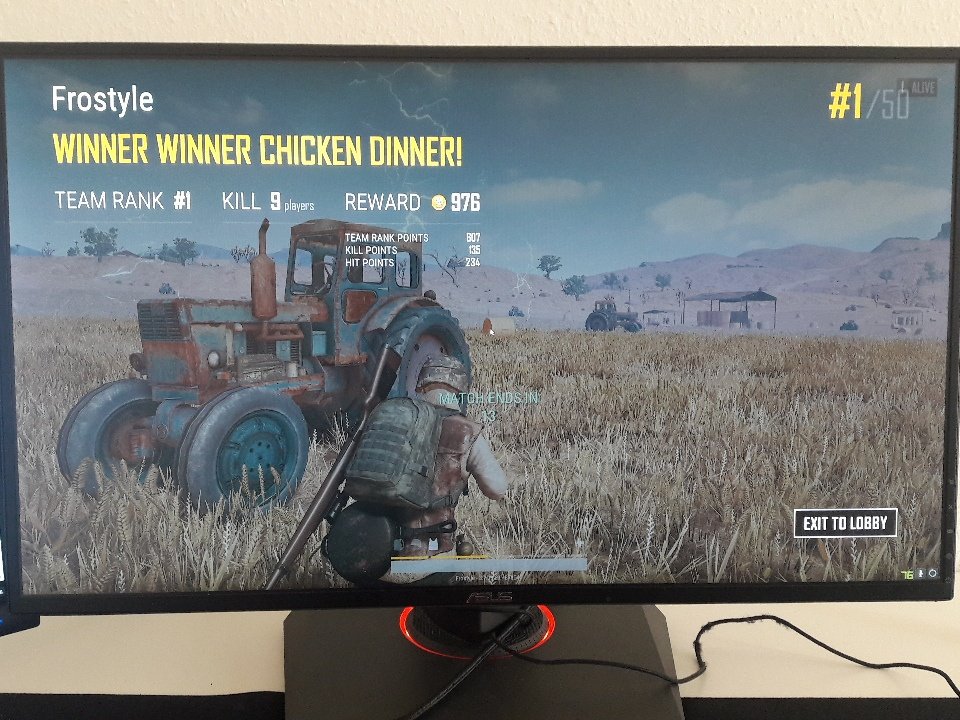 Frostyle30's tweet photo. this 144hz monitor feels so good https://t.co/plt4z2MvCX