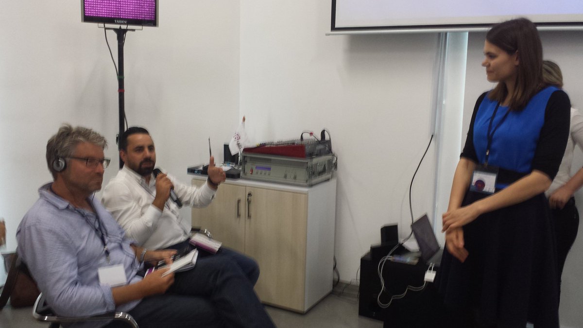 GENinnovate's tweet photo. #BeirutEditorsLab #Hackaton @GENinnovate with @WamdaME @ICFJ @madonnakhafaja @IJNetArabic at @Flat6LabsBeirut
The jury members welcome and encourage the teams "i am very impressed by your work" says Henrik Grunnet from @forfreemedia https://t.co/XReYNhStP0