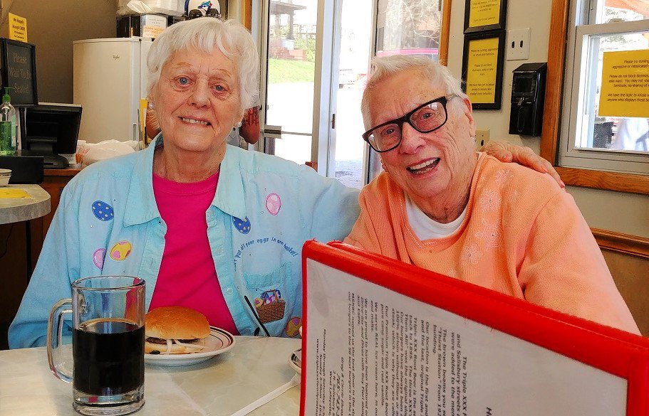 TheTripleXXX's tweet photo. Look who came to visit! @TheTripleXXX carhops from the 40's & 50's, sisters LouAnn & Tessie. "We were just glad to be out of the house and having fun!" #carhops #burgers #rootbeer #milkshakes #oldschool #memories #dinersdriveinanddives #westlafayette #homeofpurdue #purduealumni https://t.co/KsXRTYd3zu