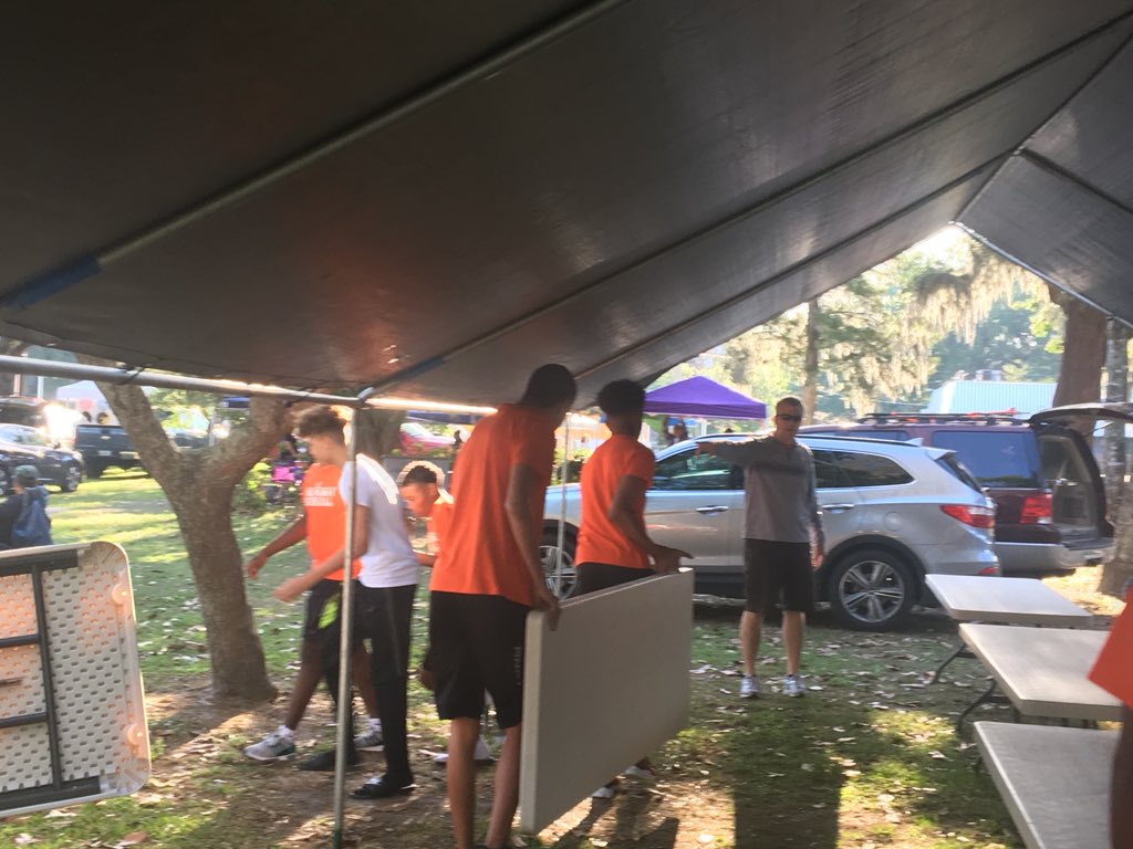 1996noles's tweet photo. Raiders helping set up survivor tent at Relay For Life. Giving back to the community- the Raider Way. #createdbyculture https://t.co/lCUuLZzhO1