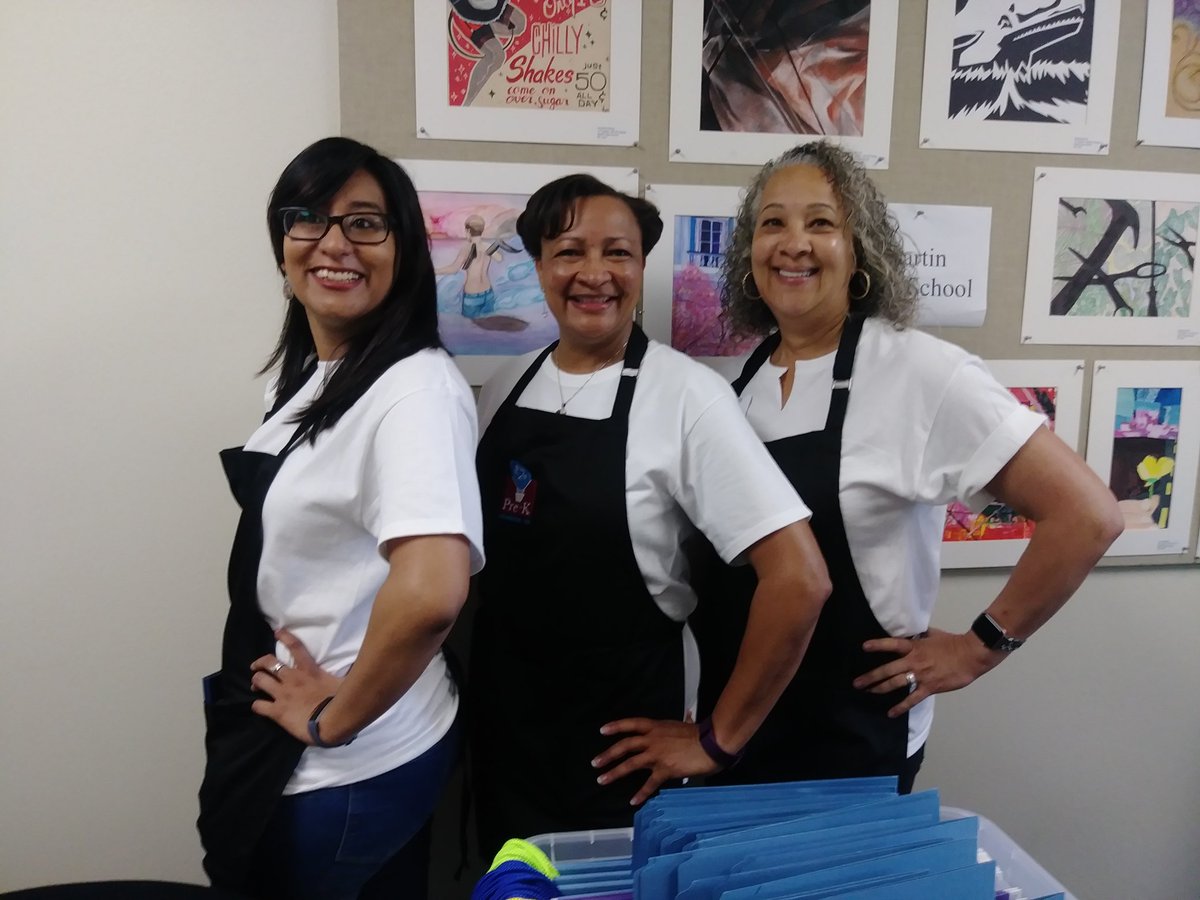 Maxteach's tweet image. Fantastic helpers at the PreK Academy today!#aisdlearning