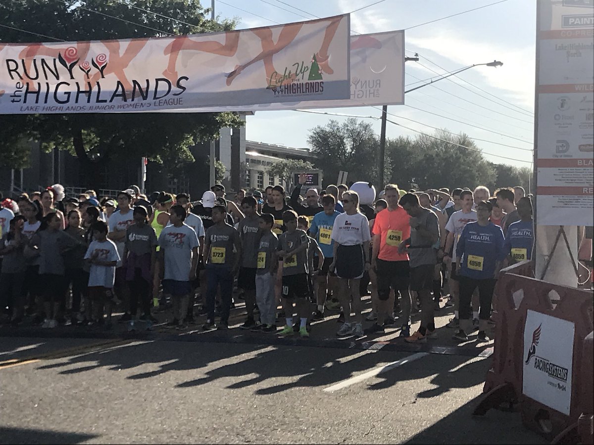 lhjwleague's tweet photo. Run the Highlands Day!! #runthehighlands @lhjwleague https://t.co/OpNcnGV1zn