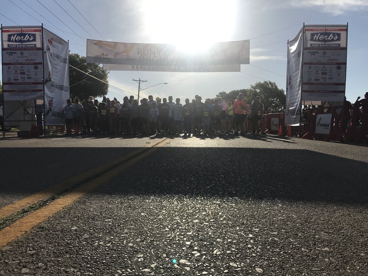 lhjwleague's tweet photo. Let the Race begin! #runthehighlands @lhjwleague https://t.co/Uo29K3SxGz