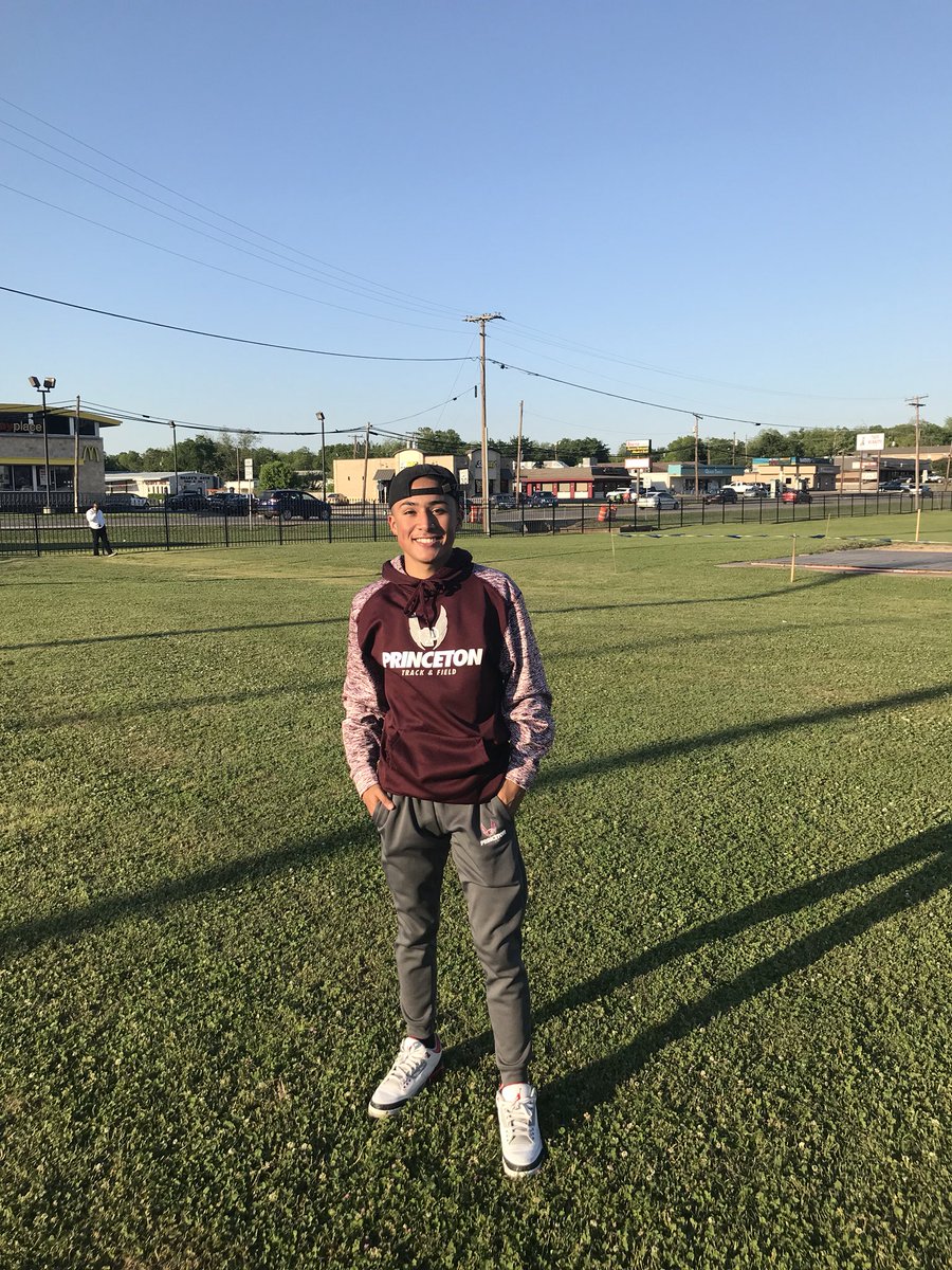 princeton_track's tweet photo. This guy here!! Ran his personal best of 51.1! Even though he didn’t make finals, we are so proud of his accomplishments this year! Future is bright! #ptrack https://t.co/WF7f9MagL6