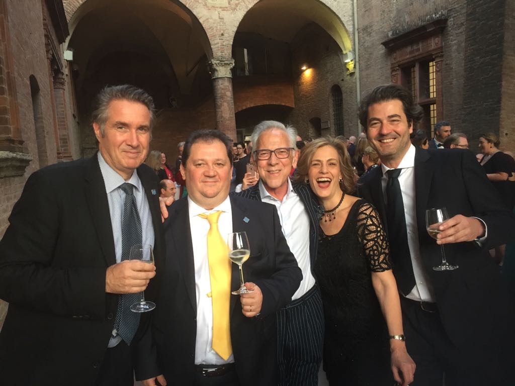 AlceBologna's tweet photo. #Bologna #IALC2018 great memories with our best friends https://t.co/2Om0fLBGE9