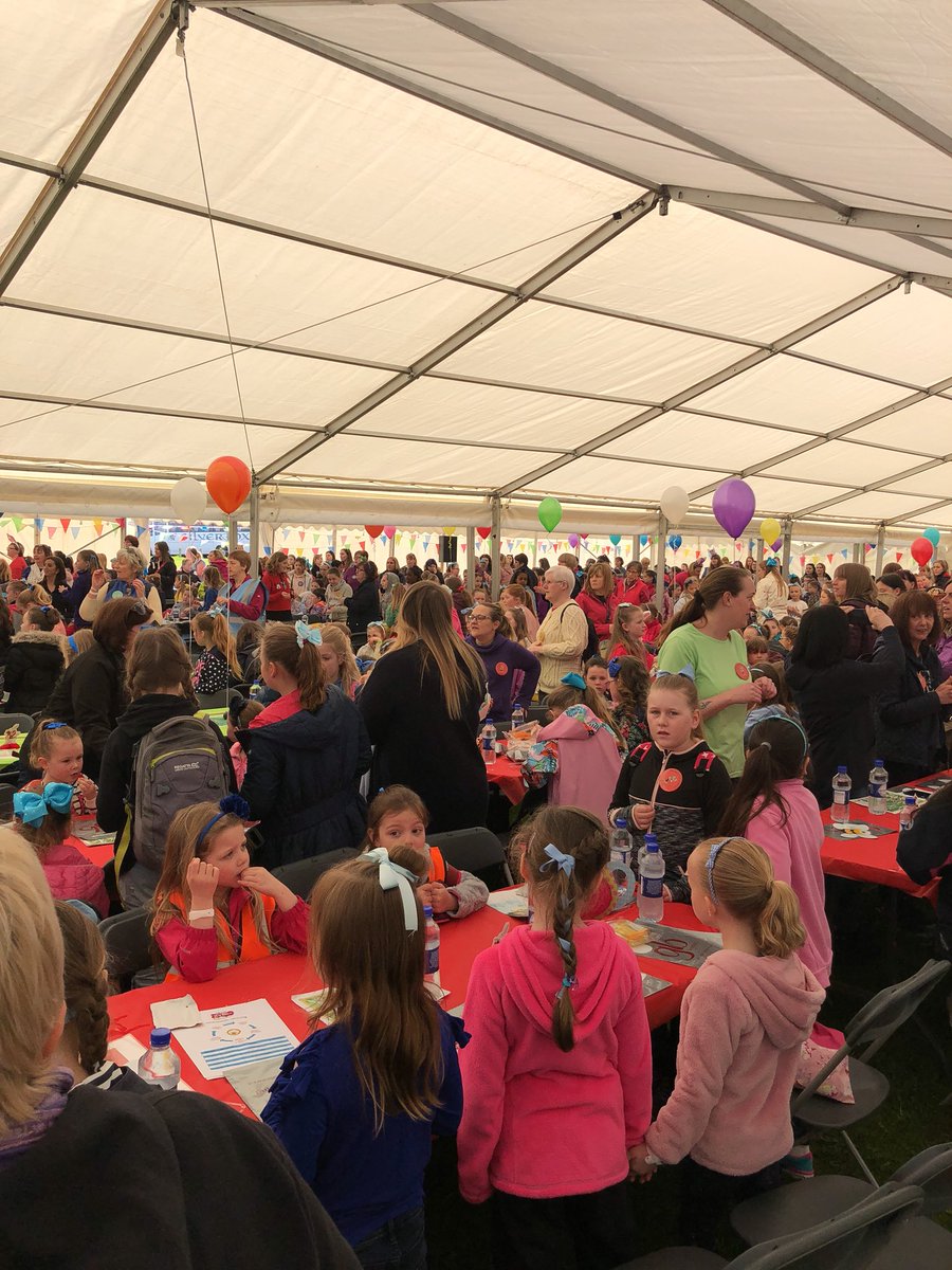 Opening worship with 900 GB members! #MadHatters #GB125 #GBistheplacetobee 🐝🐝