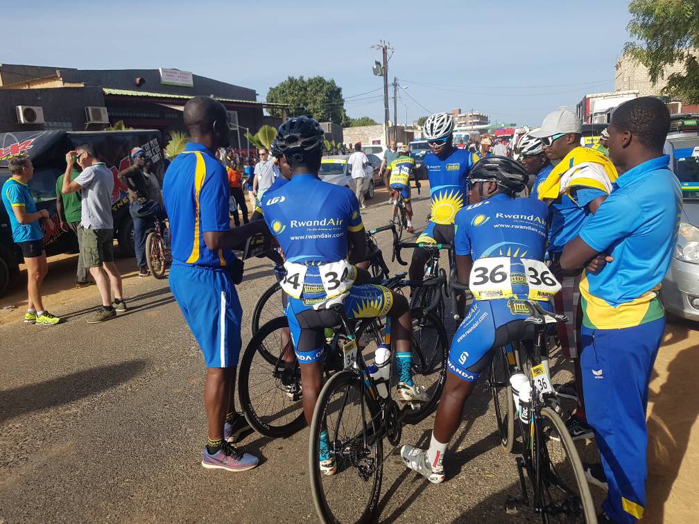 RwandainSenegal's tweet photo. #State7 race is on: 140 km from Ngaparou back to #Ngaparou #TourduSénégal #Rwanda https://t.co/qkOPvfGRva