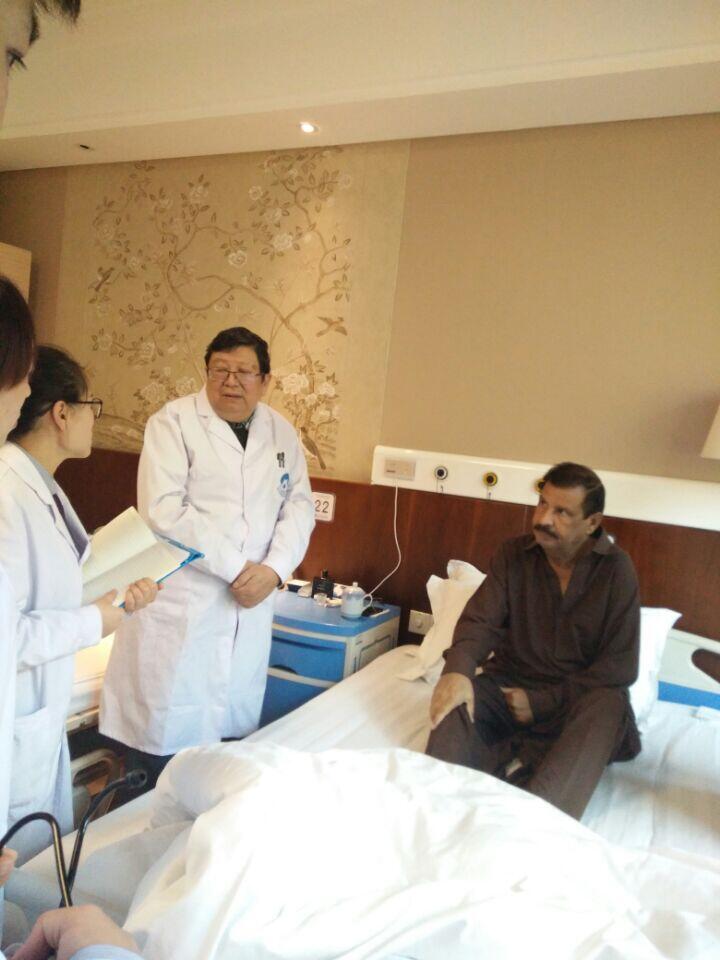 Renal experts in our hospital include Cheng Xiaohong, Yang Hongtao, Zhan Yongli, Zhang Youkang, etc. They are the most famous nephrologists in China and invited to our hospital for regular expert consultation.