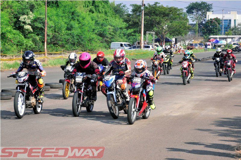 speedwayID's tweet photo. Fun Race Semarang Racing Family 2018 Seri Perdana Tembus 190 Starter https://t.co/YyEjE4JdeT https://t.co/VeSMuy9eJ2