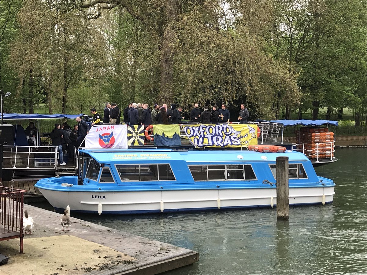 FantasticMrOx's tweet photo. Reprobates. #OUFCsambucaboat https://t.co/dFgfhQlqzy