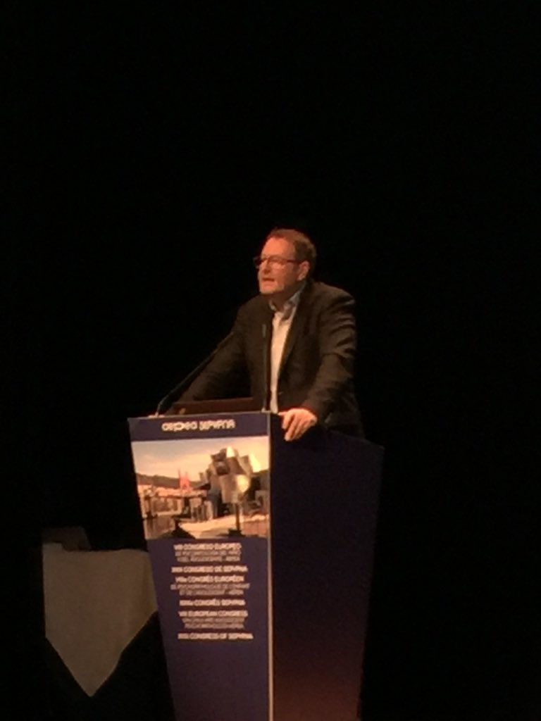 JeanChambry1's tweet photo. Excellent exposé à Bilbao sur psychopathologie et numérique par le professeur Olivier Bonnot https://t.co/RUqyGNpym8