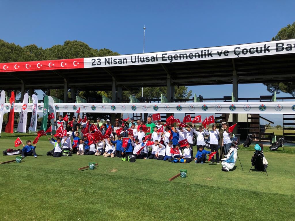 chubby6665's tweet photo. Great to see the @Challenge_Tour pros teaching the #turkishgolffederation juniors at @GloriaHotels https://t.co/wSZXXWThgM