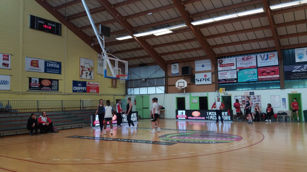 Le <a href="/LeBCTM/">Le BCTM</a> prend la température du parquet de la <a href="/uslgbasket/">USLG Cherbourg en Cotentin</a>.Let's go 👏👍🏀 les rouges et blanches. 
A vous d'écrire votre propre histoire... 
RDV à partir de 19h45 pour le Live webradio :
lesportdauphinois.com/lives/
#Playoffs #NF1