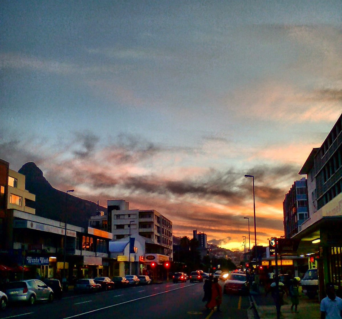 jamescapetown's tweet photo. @MINICapeTown .@MINI @minicapetown Sounds like a plan! I'm thinking a scenic LIVE #Periscope drive through #SeaPoint then maybe #Llandudno/#CampsBay for #sunset+snacksesβ‘what time are we leaving...?! ππππβπ #CapeTown #food #travel #Mini #SaturdaysAreForTheBoys #AutoAtlantic https://t.co/jAE6hHJ9Wt