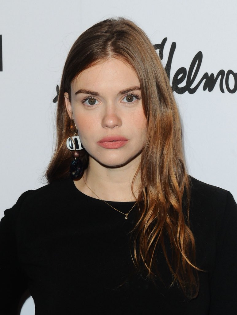 DailyHollandmr's tweet photo. Holland attends Marie Claire's 5th annual 'Fresh Faces' at Poppy on April 27, 2018 in Los Angeles, California. https://t.co/CxEa1k8nRw
