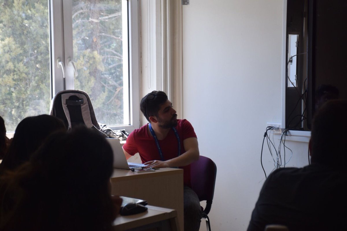 Uğur Arıcı
PHP eğitimi başlamıştır.
#inifinit #init0 @anadoluieee <a href="/ugursus/">Uğur Arıcı</a>