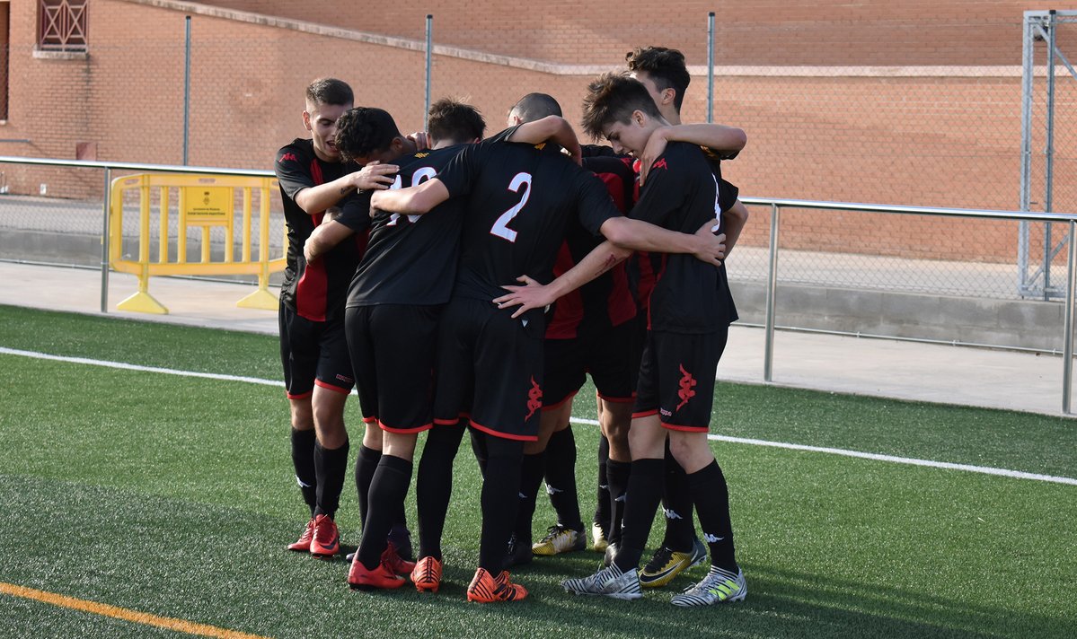 cfreusdeportiu's tweet photo. ⚽Aquesta tarda, el Juvenil A pot certificar l'ascens matemàtic a Divisió d'Honor! Ens veiem a les 17.00 hores al Camp de Futbol de Riudoms!

👉 https://t.co/zDxM8RFywG

#CFReusBase
#CFReusJuvenilA https://t.co/uPb246C1iI