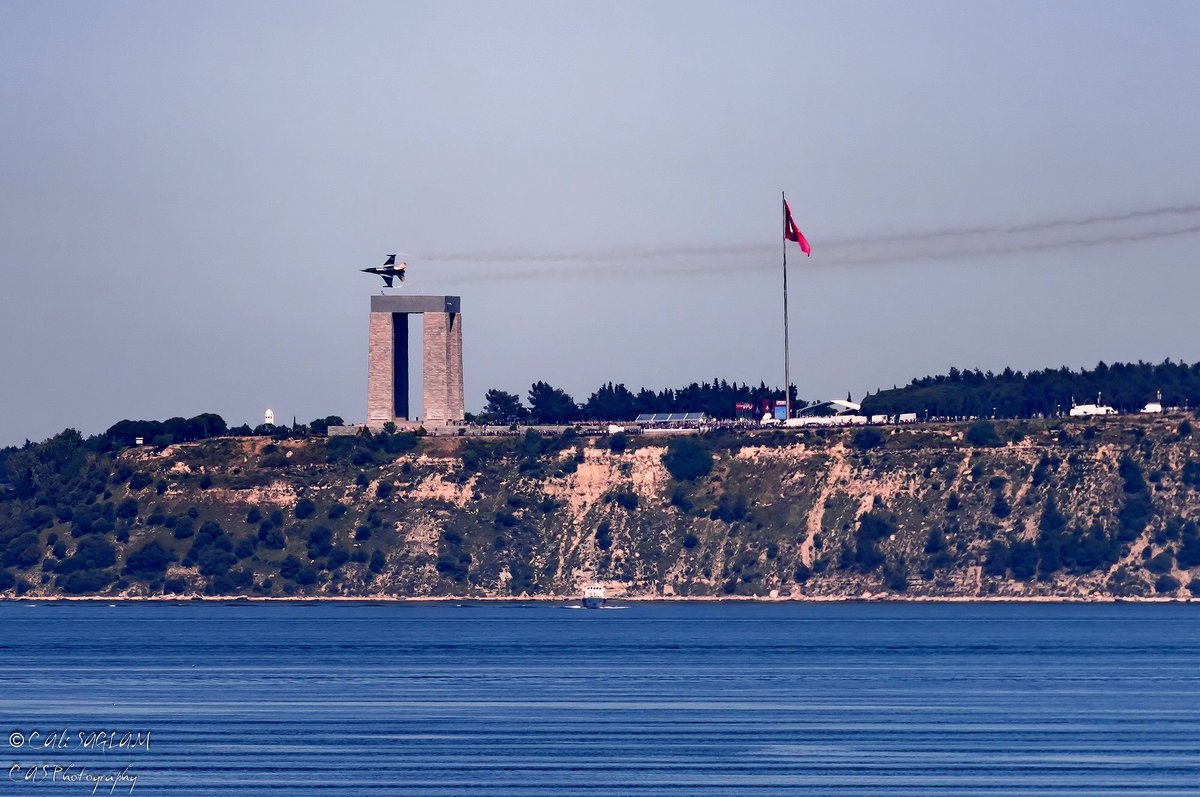 Şu kopan fırtına Türk ordusudur yâ Rabbi

Senin uğrunda ölen ordu, budur yâ Rabbi

Tâ ki yükselsin ezanlarla müeyyed nâmın

Galib et; çünkü bu son ordusudur İslâm’ın
#yahyakemalbeyatlı