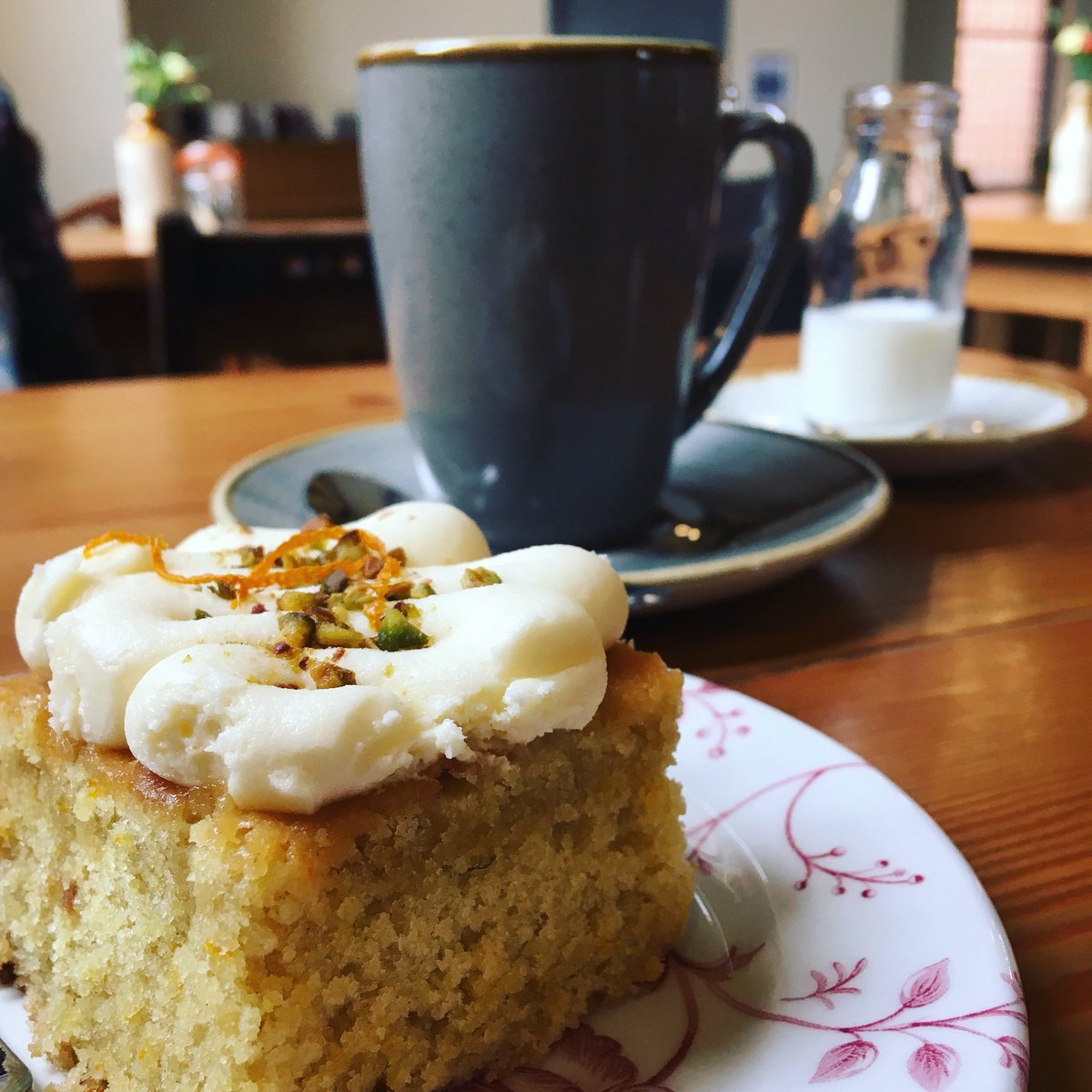 Festival_Coffee's tweet photo. Tea and cake- what a good way to spend your Saturday! #coffeeshop #teaandcake #looseleaf #weekend #vegancake #veganchester #chester #independent #indiechester #chestertweets #chesterbuzz #cheshirelife https://t.co/ZlxhE2dRBe