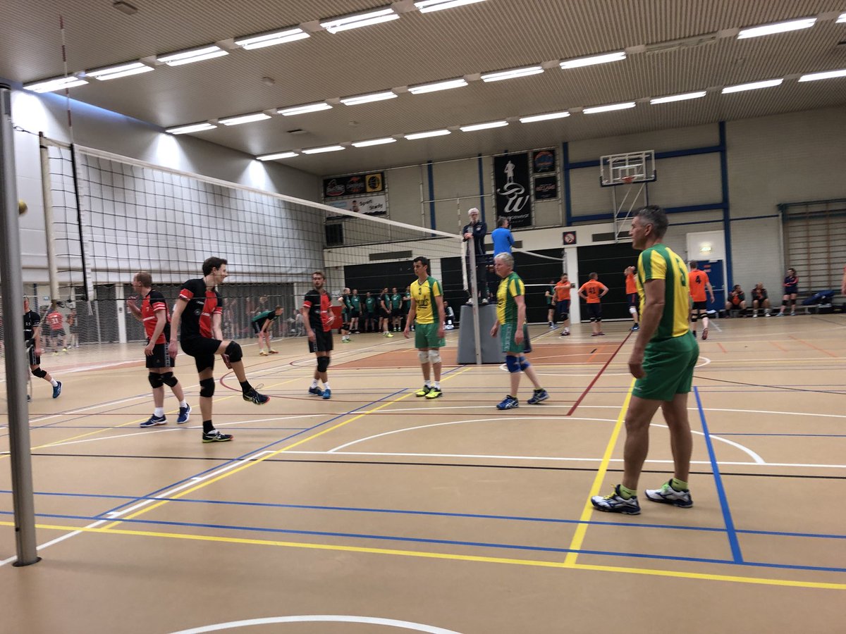 vvatalante's tweet photo. Spannende pot voor behoudt van een plek in de promotieklasse!! 1e set 17-16 #volleybal https://t.co/83bz66YMWV