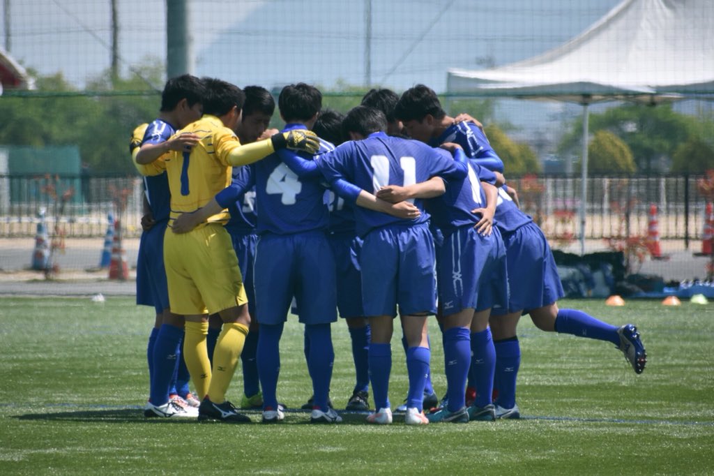 玉野光南サッカー部 サポーター على تويتر 岡山県リーグ 今シーズン初勝利 危ない場面もありましたがなんとか無失点で抑えることができました この調子で来週も勝ち点3を取りにいきましょう 応援よろしくお願いします