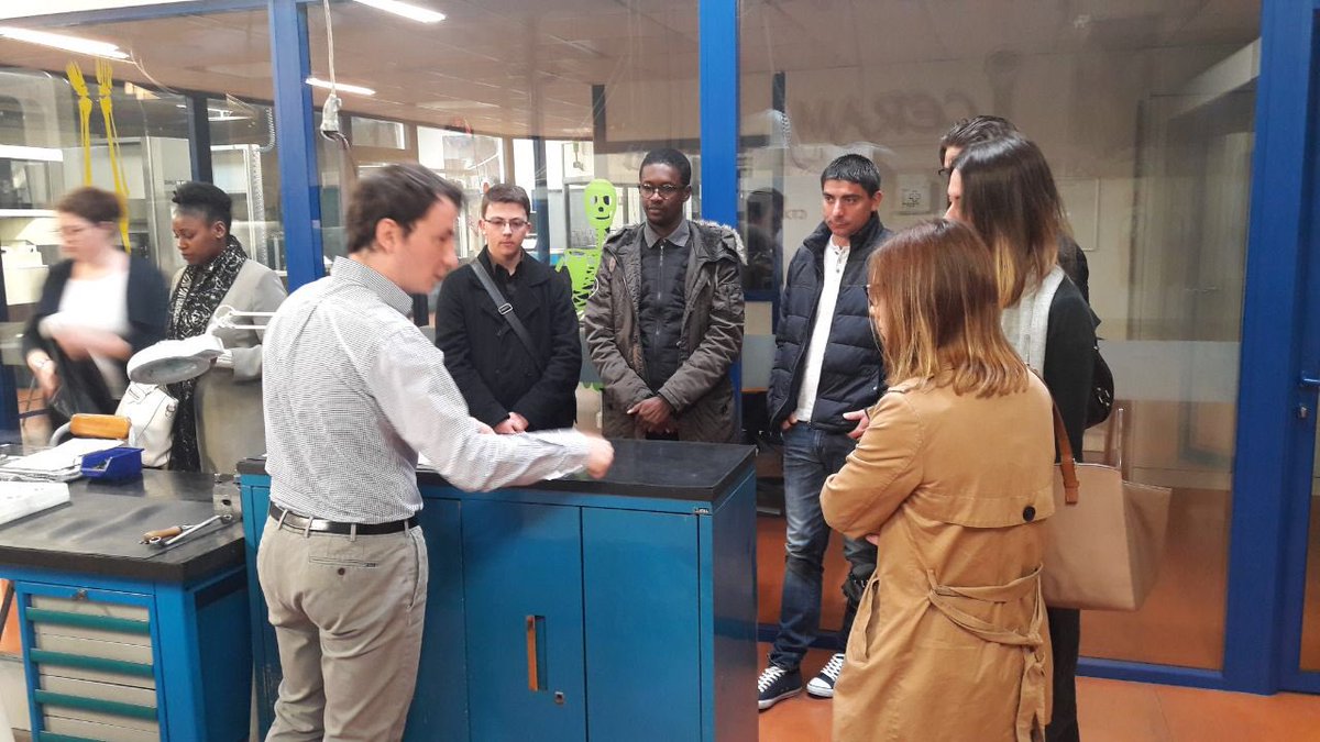 Jeunesenmarche's tweet photo. Visite organisée par les @JeunesMacron87 de l’entreprise i.ceram, spécialiste des implants médicaux en céramique 👩🏽🔬🔬, en présence de @BeaudouinSo #innovation #InterJamLimoges https://t.co/UJ879EY58i