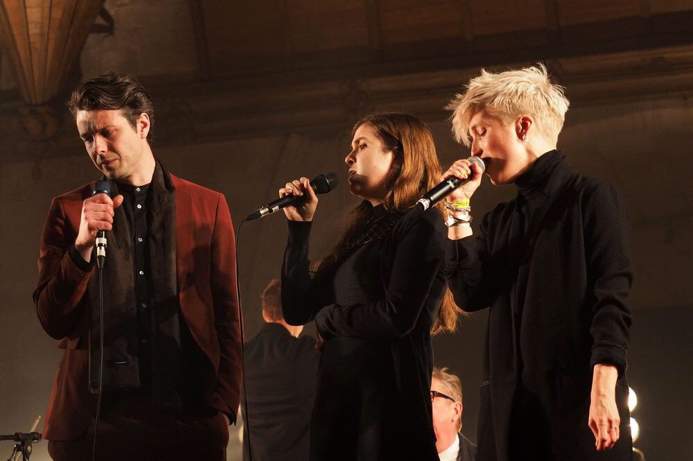 Delcroixx's tweet photo. #JeanneAdded, #YanWagner, #Raphael: une avalanche de reprises de #LeonardCohen à #Bourges https://t.co/5qBUwTQRUj via @Figaro_Culture https://t.co/5A4gGYXMJB