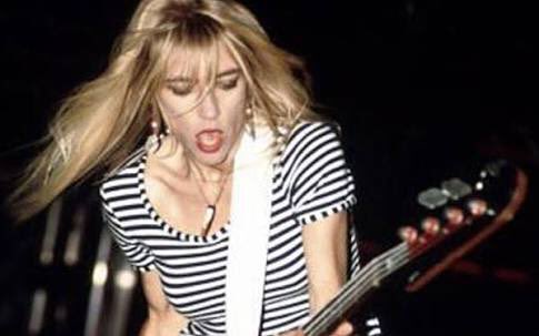 Happy birthday Kim Gordon !!!

Sonic Youth - Kool Thing 
 