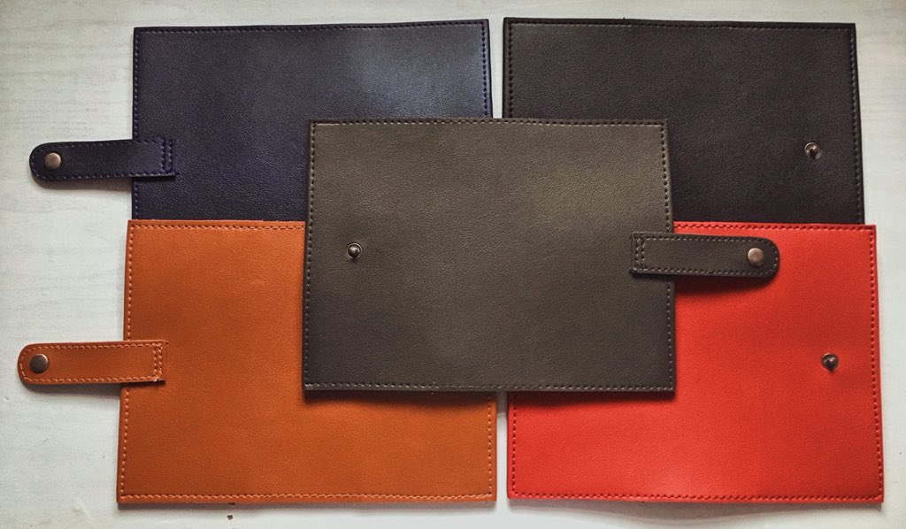 alisonmaeee's tweet image. I’m happy to announce that we are now accepting bulk orders! Just message me for a quote, we also customize! 😌 #onlineshopping #onlinesellerph #passportcover #earphonesholder #phonewallet #sellersph