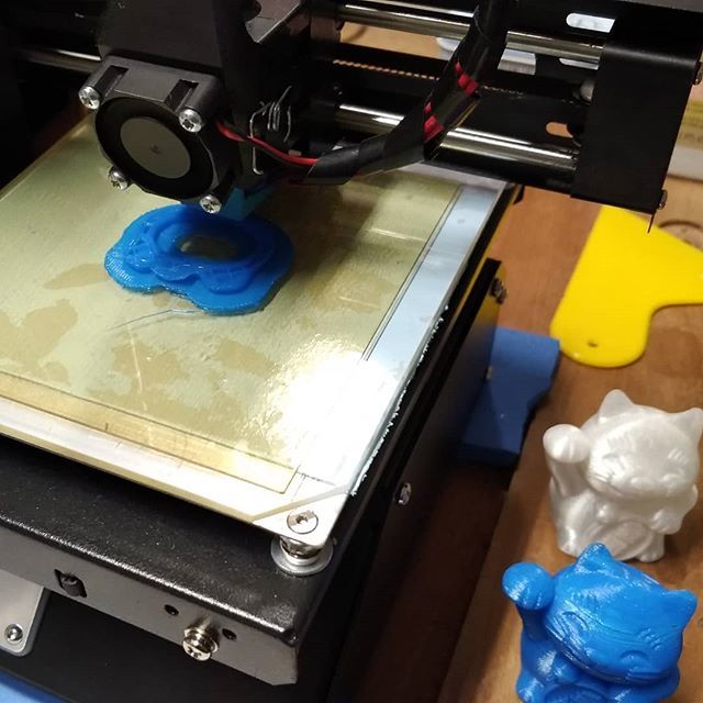 lilithdarkmoon's tweet photo. After performing any major upgrade to your machine, always print Lucky Cat. #3dprinter #studioTime #studioRules https://t.co/gchCGatJM8 https://t.co/vUHDo82WYg