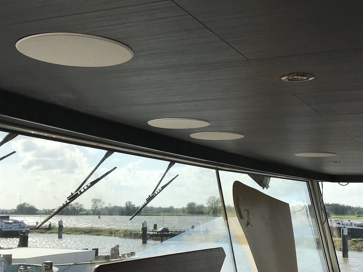 Afgelopen een klant ontzettend blij gemaakt met een #atmos bioscoop in de stuurhut van een heus binnenvaartschip #yamaha <a href="/MonitorAudio/">Monitor Audio</a>