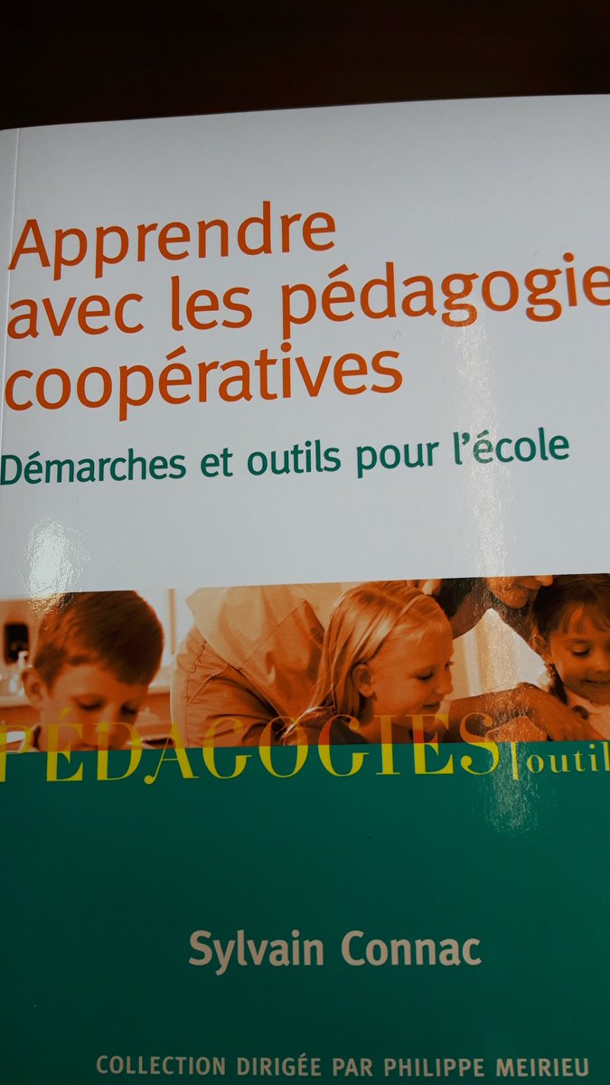 AudeEcole's tweet photo. Chez la coiffeuse, je lis... #cooperation #Connac https://t.co/FDJR6ZI78u