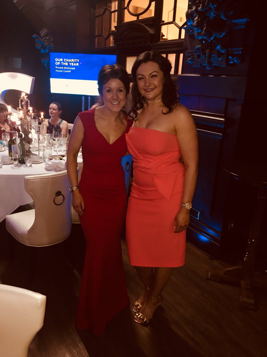 charlh_93's tweet photo. My winner @delwilliams87 #juniorlawyer #loveher #CDLSDinner #2018 🍾💕 https://t.co/ah81C1IuKr