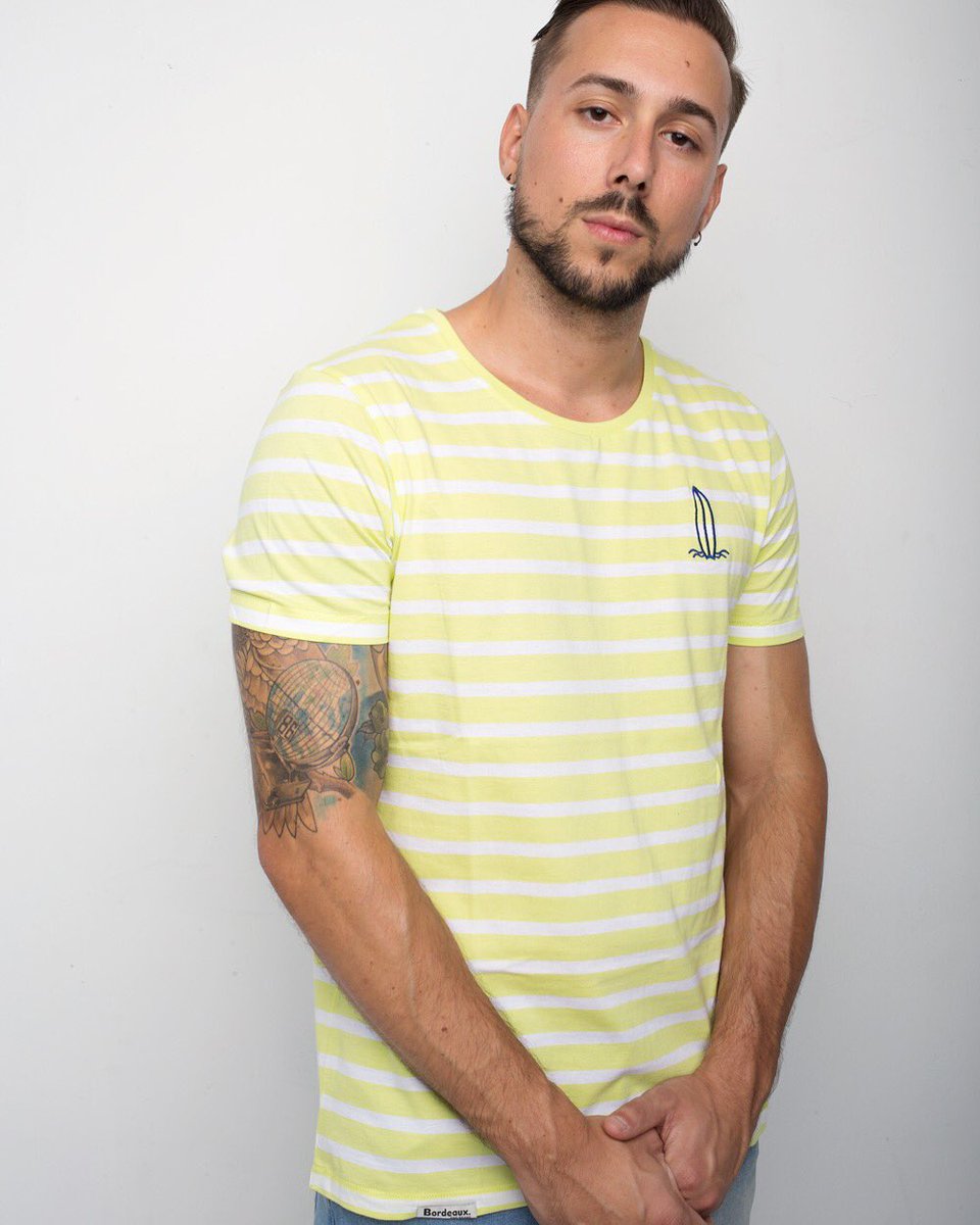 Nuestra Camiseta #Surfboard está fabricada en algodón 100% #orgánico con tabla de #surf bordada 🏄🏼‍♂️ y es #unisex! bordeauxthebrand.com