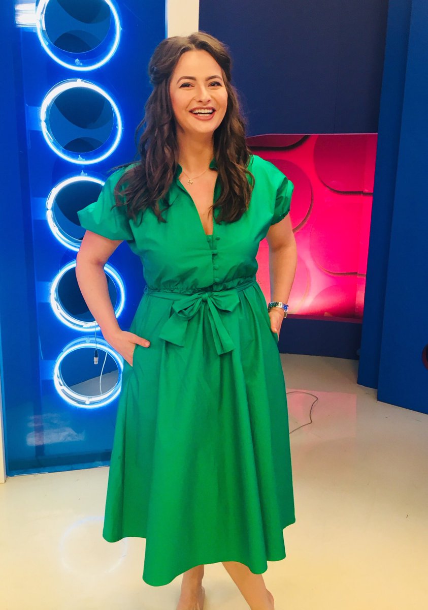 adelalupsemodel's tweet image. Ne vedem de la 14:00 in direct la Etno Tv cu emisiunea Castigati acum. Va aștept. ❤️ @adelalupsemodel  #sun #sunshine #adelalupse #tv #tvshows #life  #motivation #model #host #tvhost #live #show #game #calltv #tvlive #green #makeup #curvy #curvymodel #myshow #games #romania