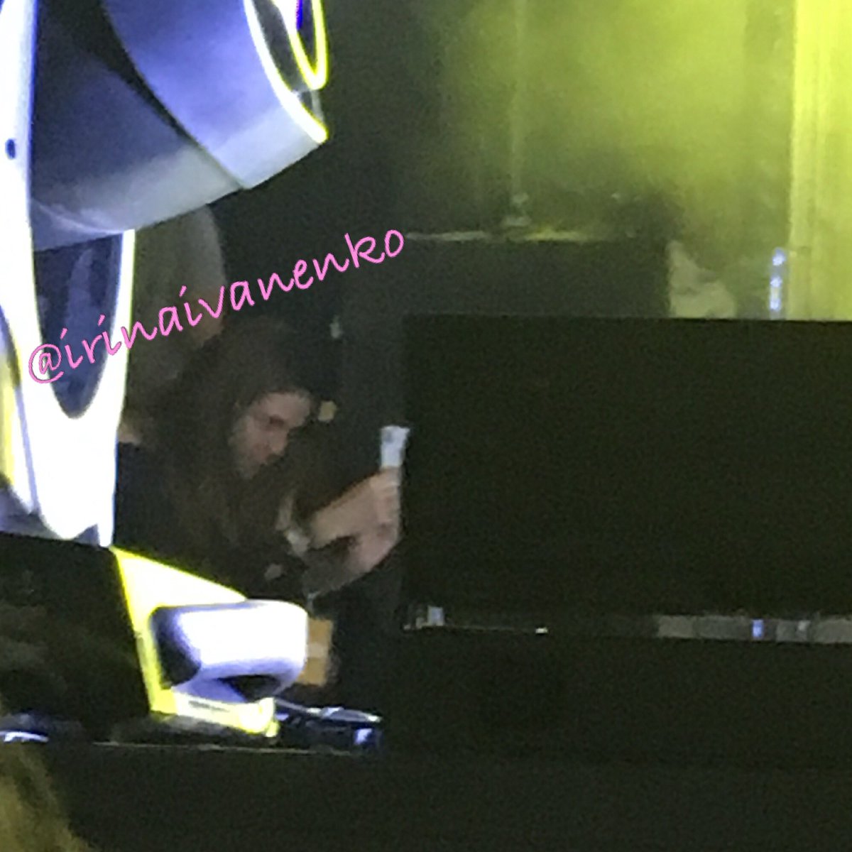 IrinaIvanenko94's tweet photo. @heidiklum ะฝะฐ ะบะพะฝัะตััะต @tokiohotel ะฒ ะะพัะบะฒะต 27.04.2018 #DreamMachineTour2018 https://t.co/DLGkC2KGcn