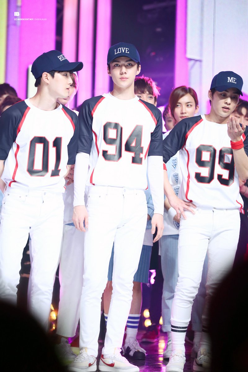 mdzlhcy_'s tweet photo. ชอบเซฮุนเซ็ตนี้อ่ะ คือหล่อนักกีฬามาก ขายาว สูง เท่ ใจกุแบบ พี่แข่งสนามไหนอ่ะคะ จะไปเชียร์ข้ามวันข้ามคืนเรย https://t.co/l2rls9tAhZ
