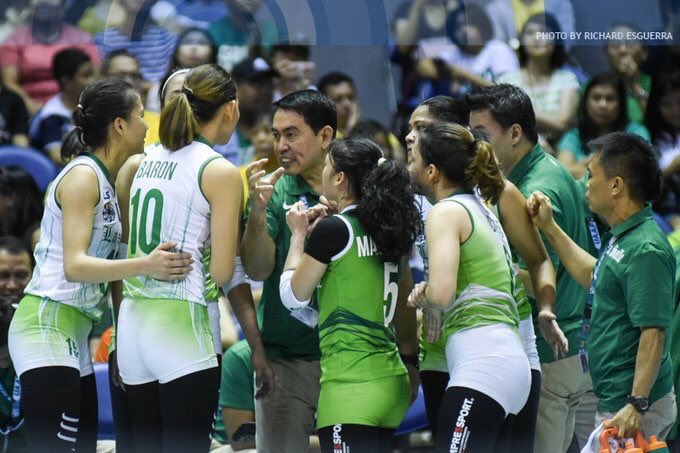 iamsilverresty's tweet photo. Yung galaiti talaga ni Coach Ramil oh! 😤🤣
#UAAPSeason80Volleyball #refusedefeatdlsu #NoMercyFEU https://t.co/sjL5nGV9EL