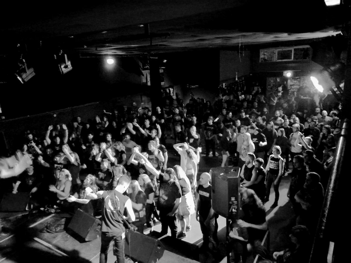 azziard's tweet photo. Hier l'inconscient collectif s'est manifesté à Strasbourg.Merci à l'ensemble des personnes qui ont confronté leurs instincts sombres. #xenokorp #malpermesitarecords #azziardband #mercyless#metempsychose #azziard
#blackmetalmusic #blackmetal #ontour #backstage#tourlife#Strasbourg https://t.co/OMIiAfbnYu