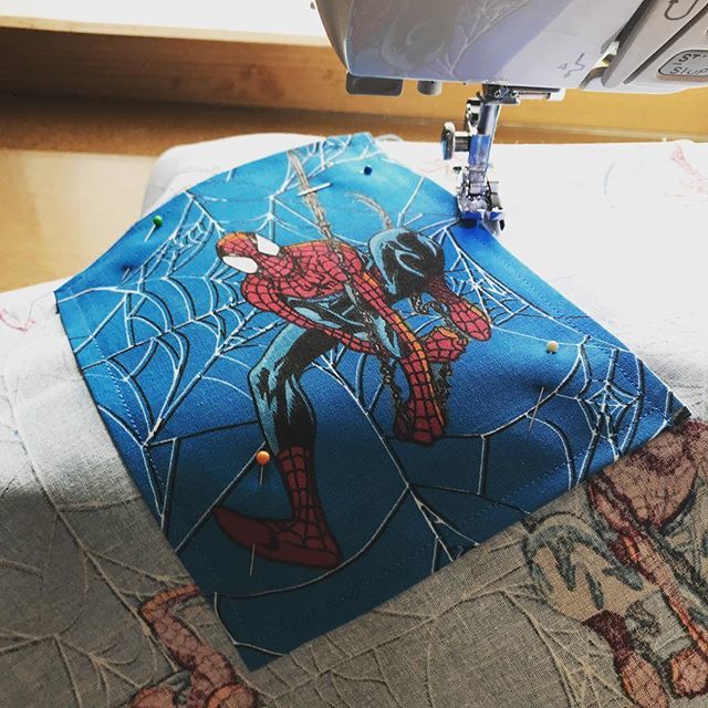 MadebyJayney's tweet image. Today I’m making something different, a #spiderman #drawstringbackpack for my friend’s little #girl. She is #superheroobsessed ift.tt/2KkB5ni
